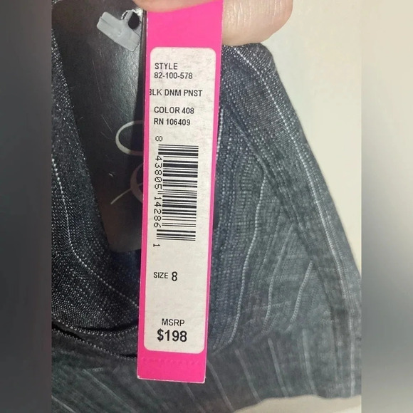 NWT Alice + Olivia Pinstripe Shorts Size 8 - Picture 7 of 10